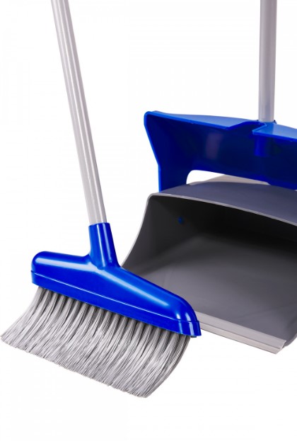 BRUSH AND DUSTPAN WITH HANDLE AND COVER BLUE