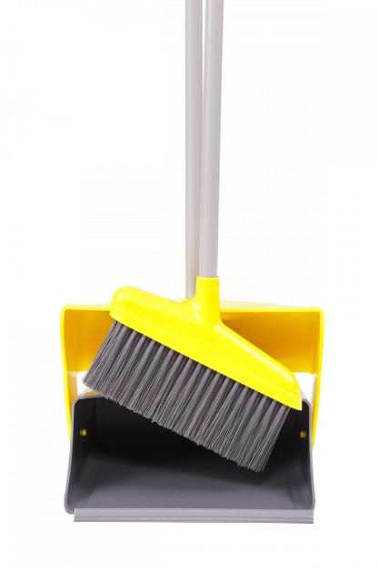 BRUSH AND DUSTPAN WITH HANDLE AND COVER YELLOW