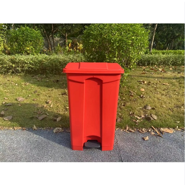 DUSTBIN WITH PEDAL 30 LT RED