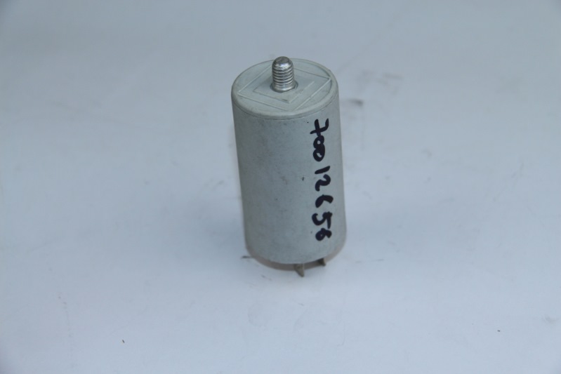 CAPACITOR